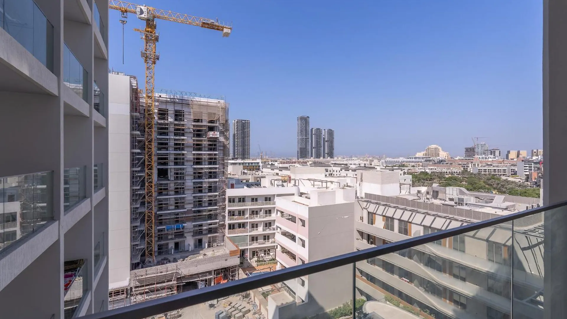 Peaceful Studio Flat That Sleeps 2 In Jumeirah Village Circle Dubai United Arab Emirates