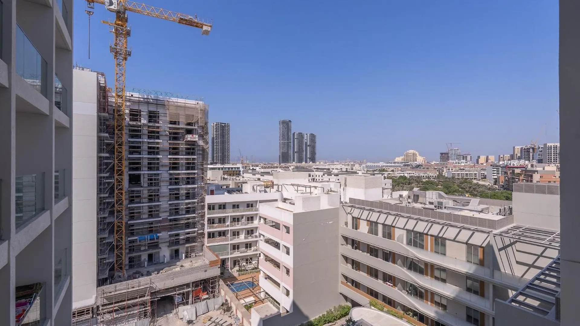Peaceful Studio Flat That Sleeps 2 In Jumeirah Village Circle Dubai Apartment
