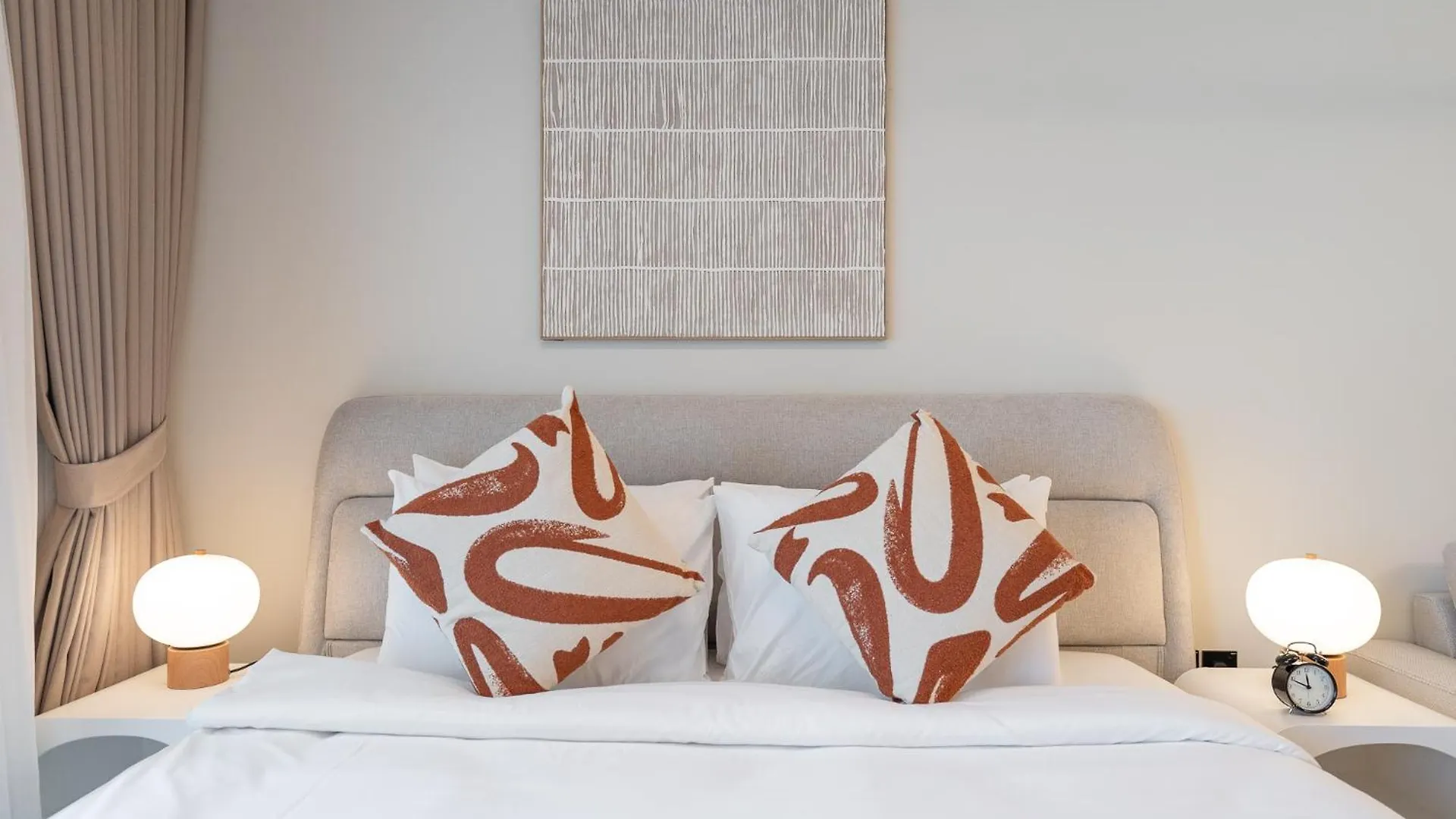 Peaceful Studio Flat That Sleeps 2 In Jumeirah Village Circle Dubai
