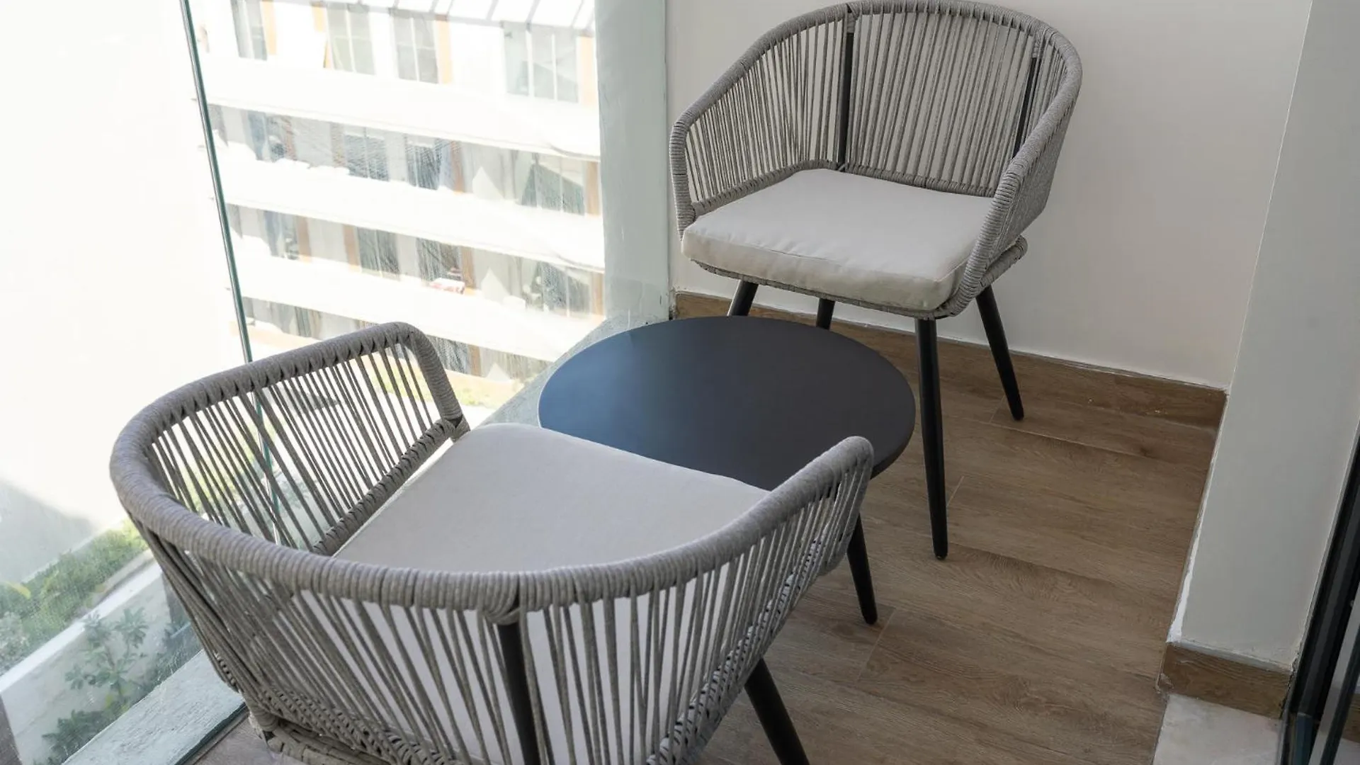 Peaceful Studio Flat That Sleeps 2 In Jumeirah Village Circle Dubai