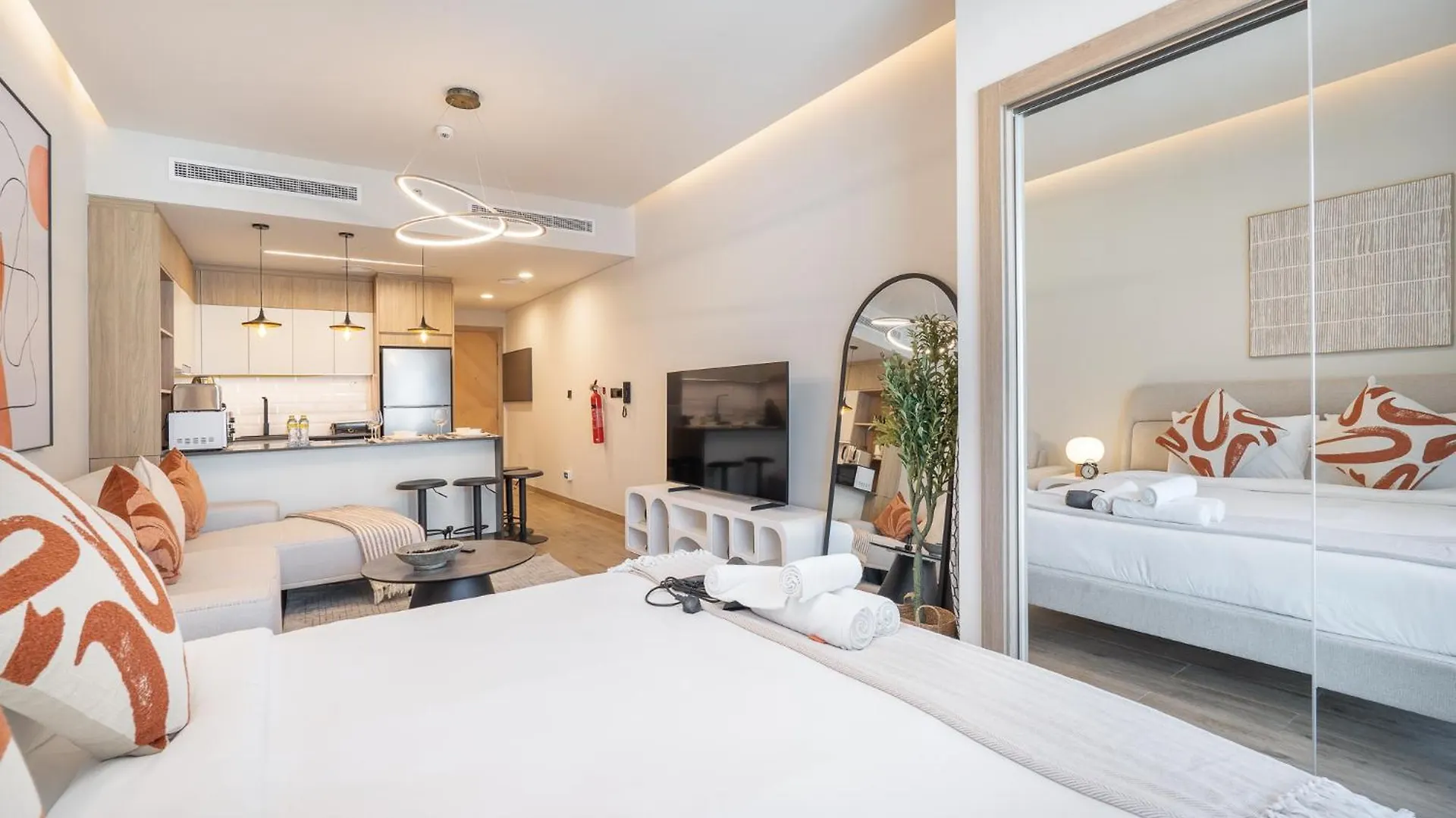 Peaceful Studio Flat That Sleeps 2 In Jumeirah Village Circle Dubai 0*,