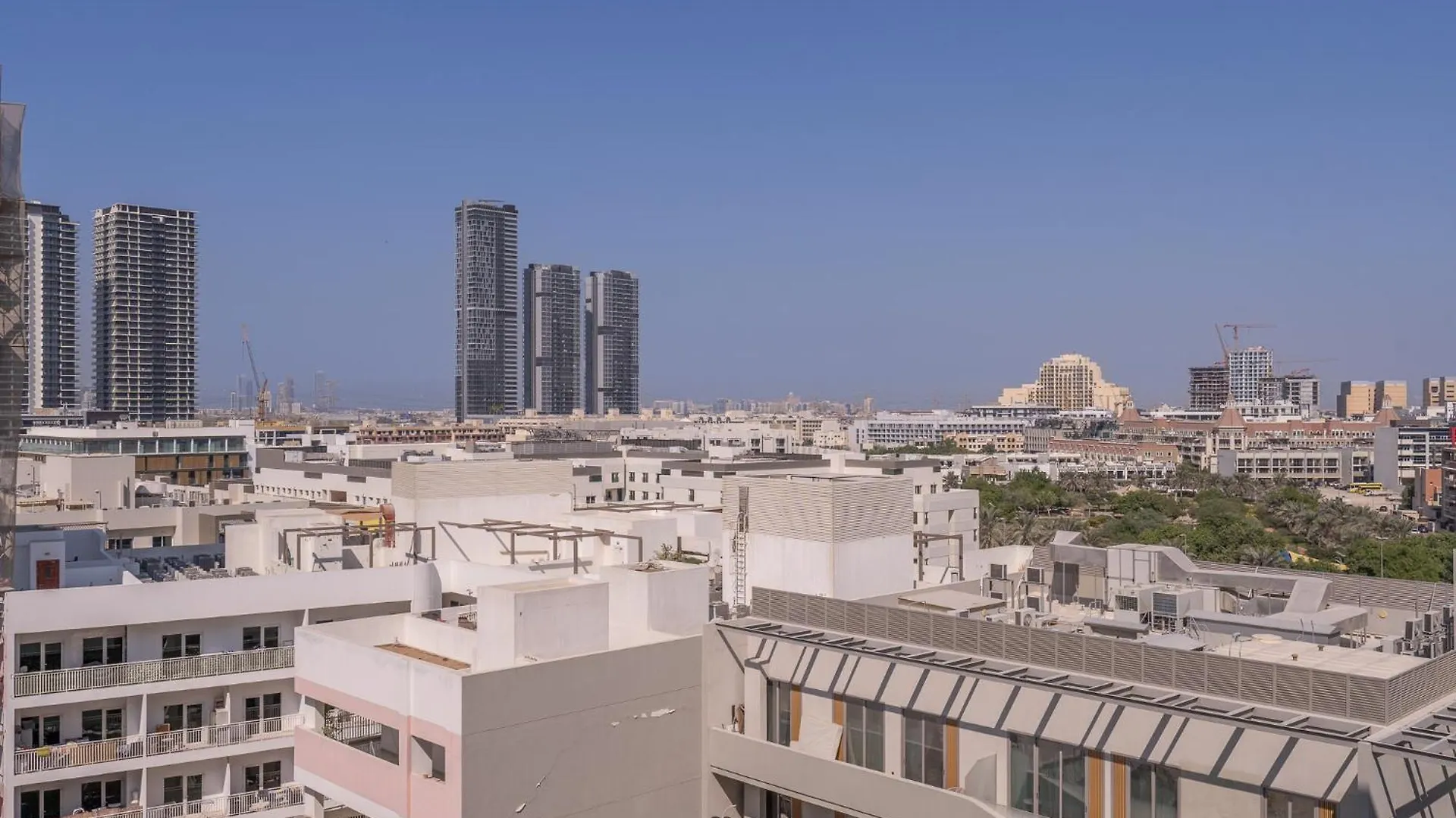 Peaceful Studio Flat That Sleeps 2 In Jumeirah Village Circle Dubai 0*,
