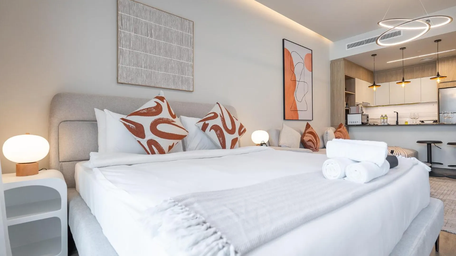 Peaceful Studio Flat That Sleeps 2 In Jumeirah Village Circle Dubai Apartment