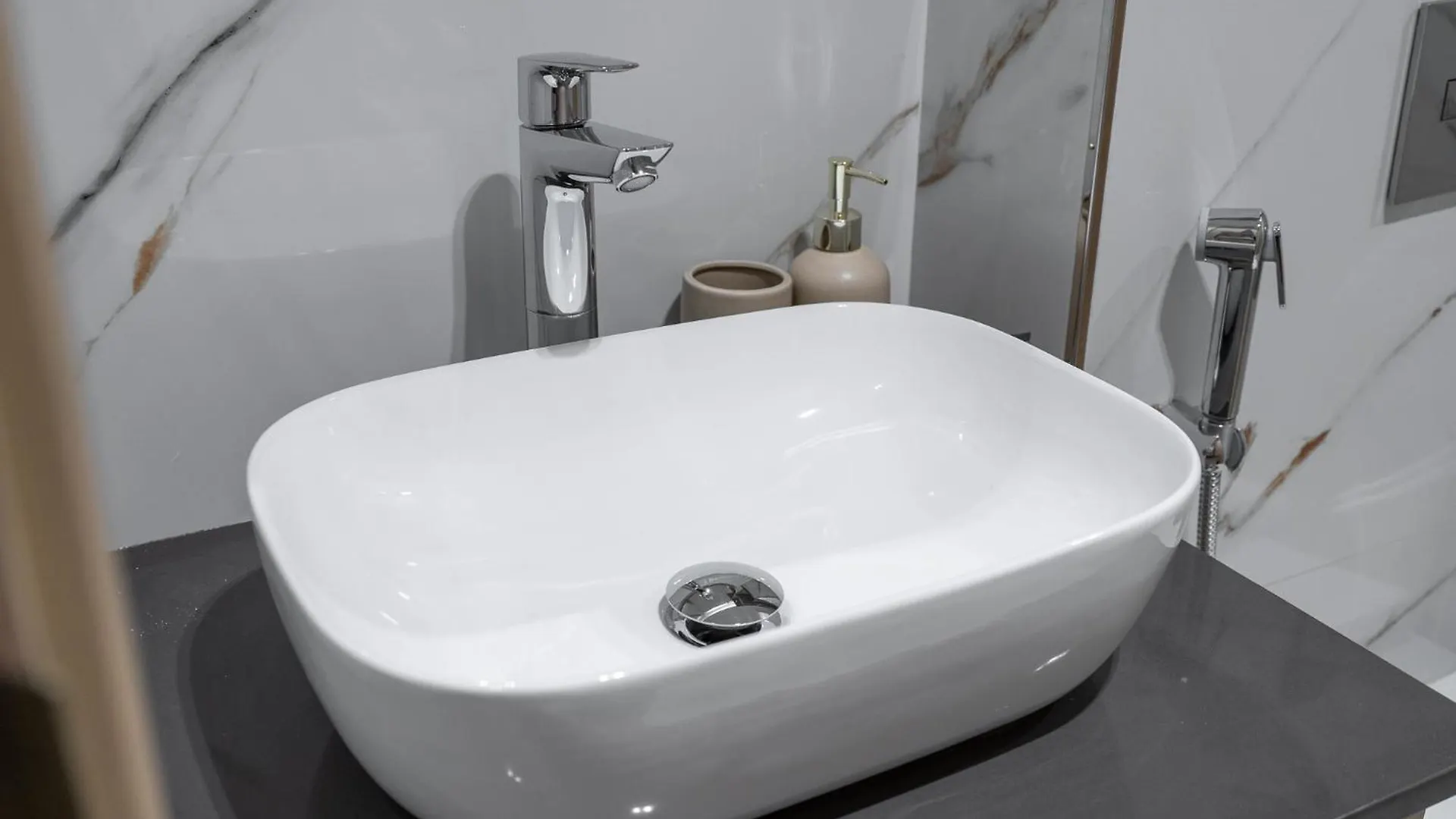Peaceful Studio Flat That Sleeps 2 In Jumeirah Village Circle Dubai United Arab Emirates